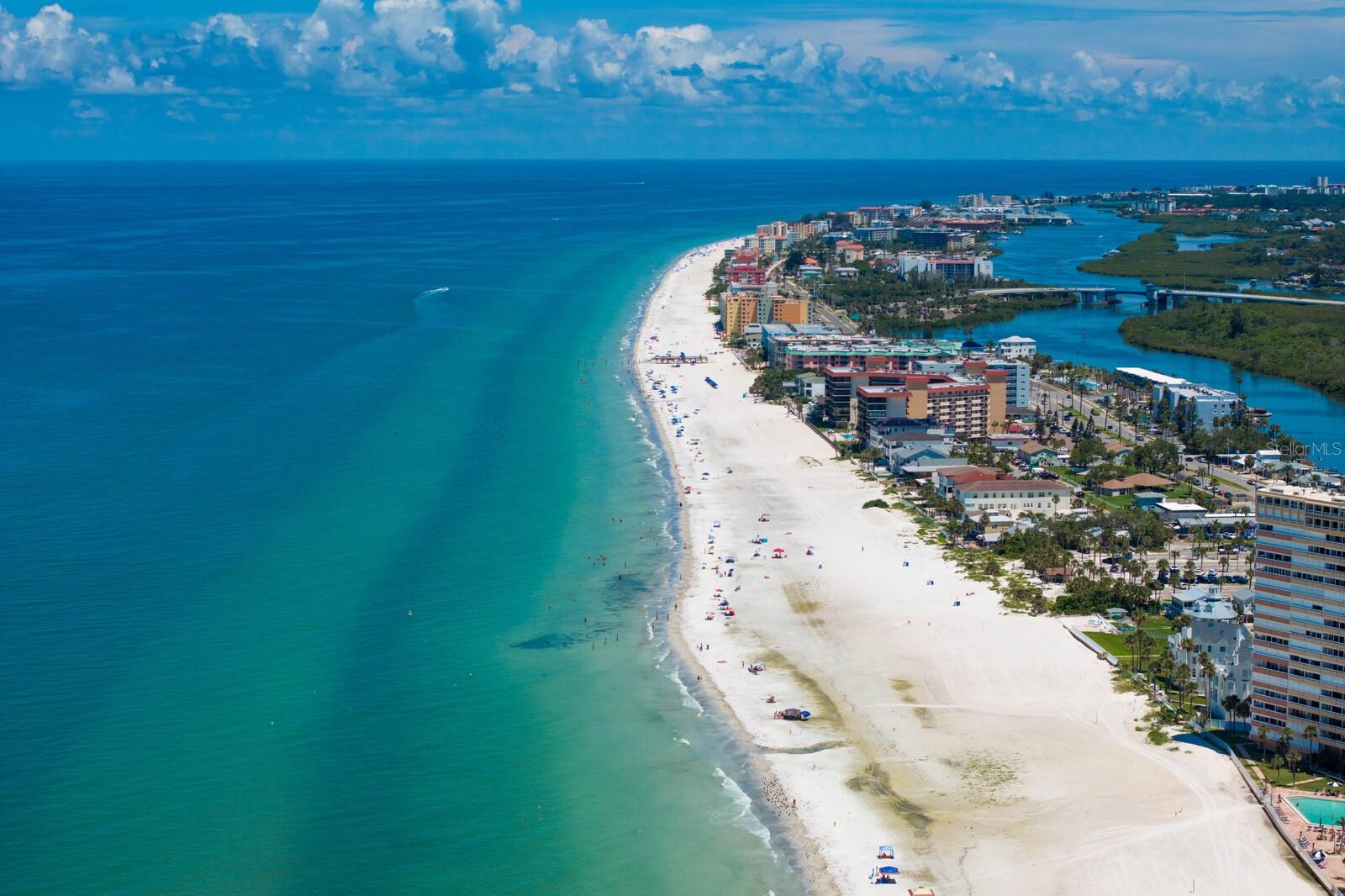 Image 79 of 84 For 17735 Gulf Boulevard 502