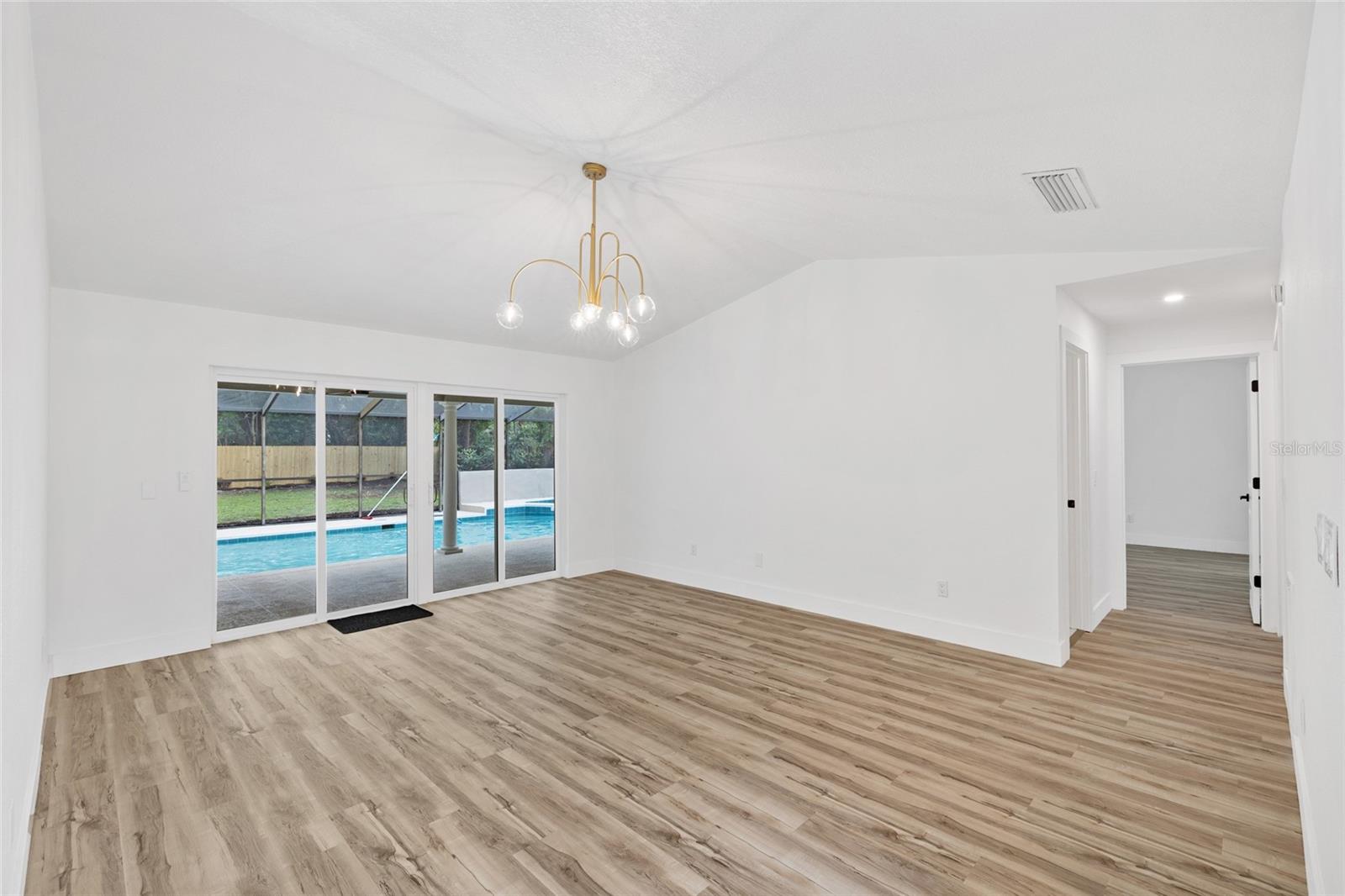 Image 21 of 59 For 15904 Nottinghill Drive