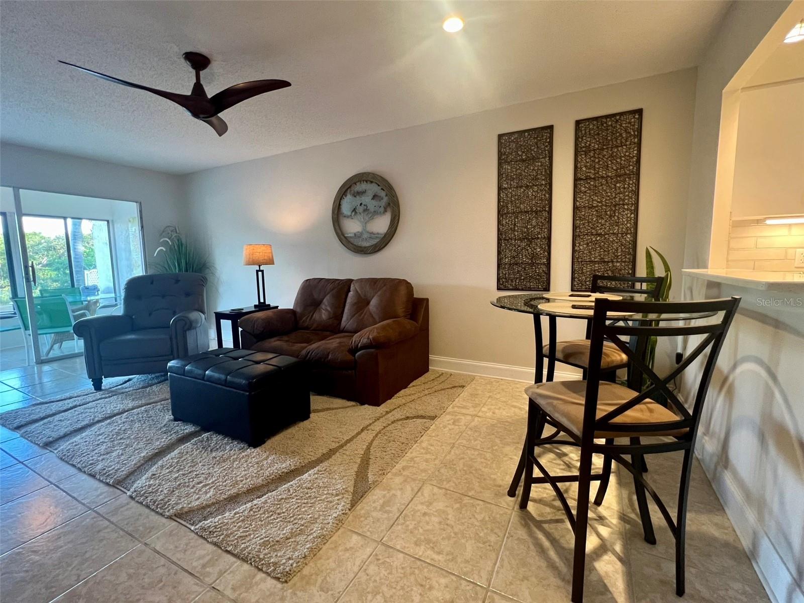 Listing photo id 4 for 1359 Mission Circle 48a