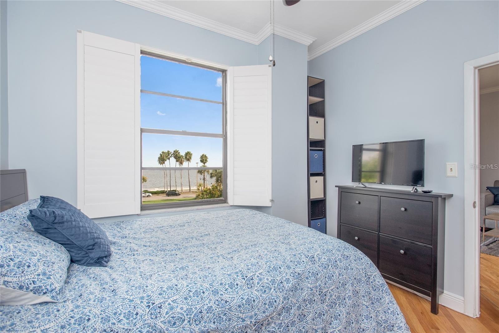 Image 10 of 13 For 2109 Bayshore Boulevard 303