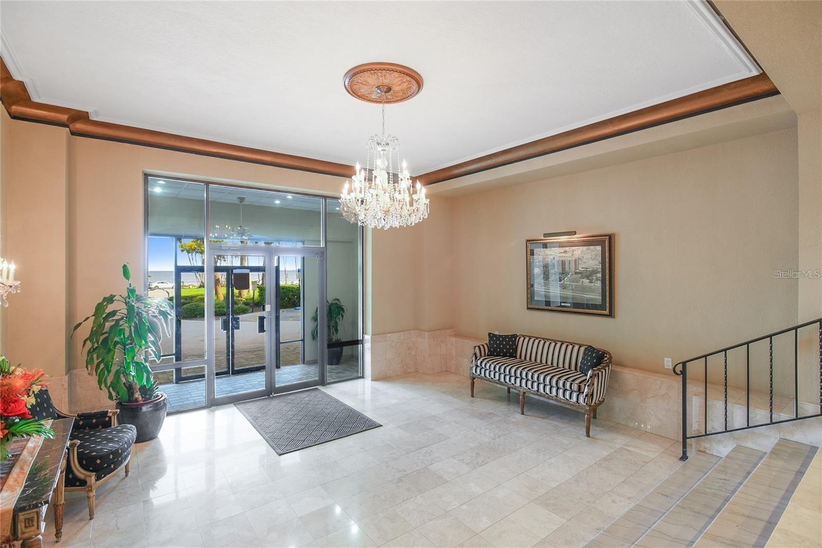 Image 11 of 13 For 2109 Bayshore Boulevard 303