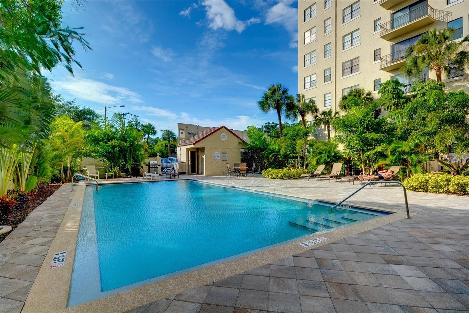 Image 12 of 13 For 2109 Bayshore Boulevard 303