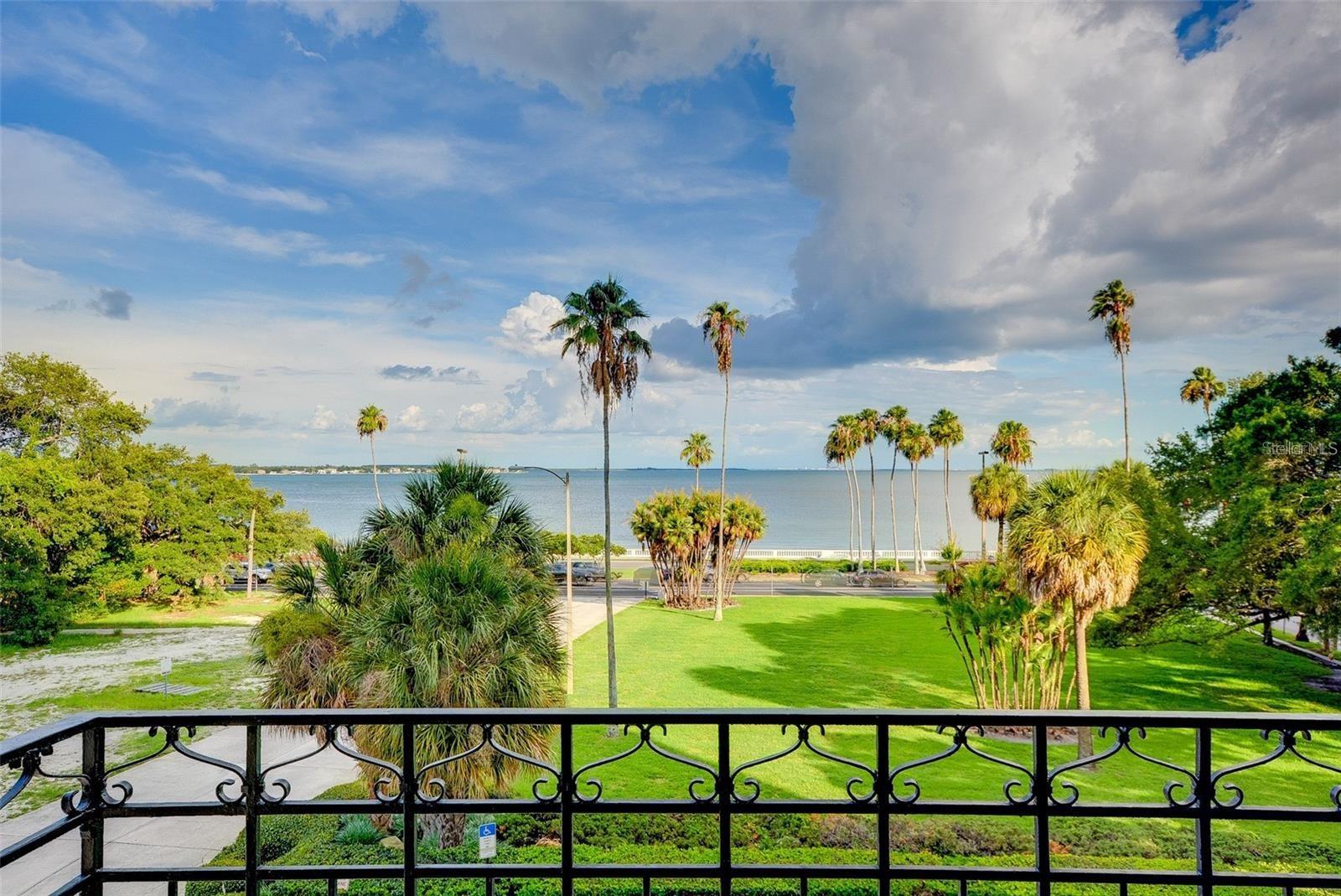 Image 2 of 13 For 2109 Bayshore Boulevard 303