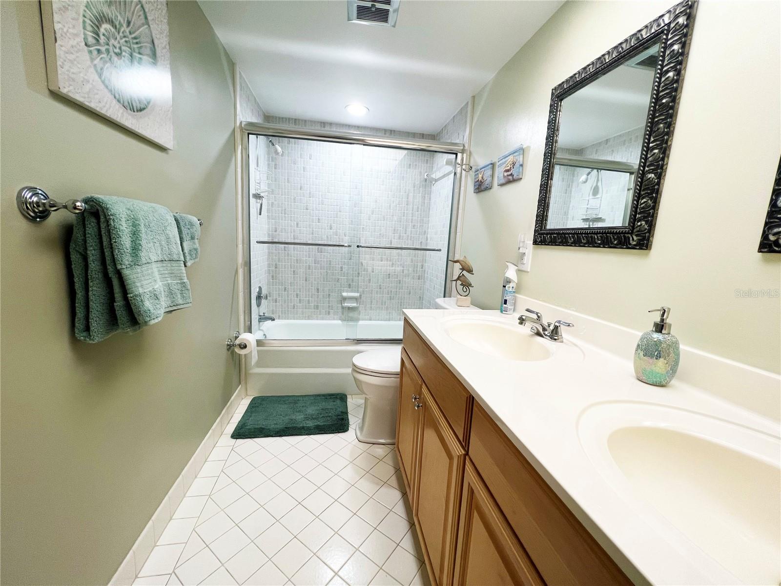 Image 10 of 17 For 5220 Brittany Drive S 1101