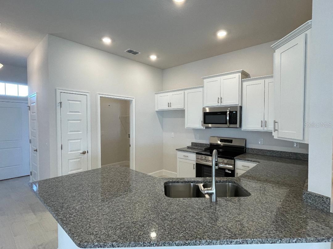 Listing photo id 2 for 13346 Ogden Glade Road
