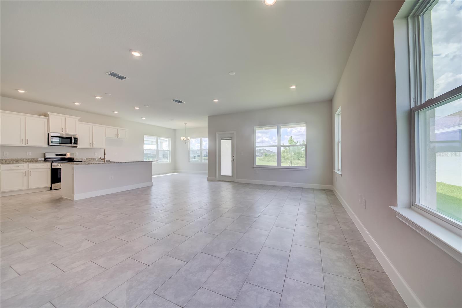 Image 11 of 33 For 16515 66th Lane E