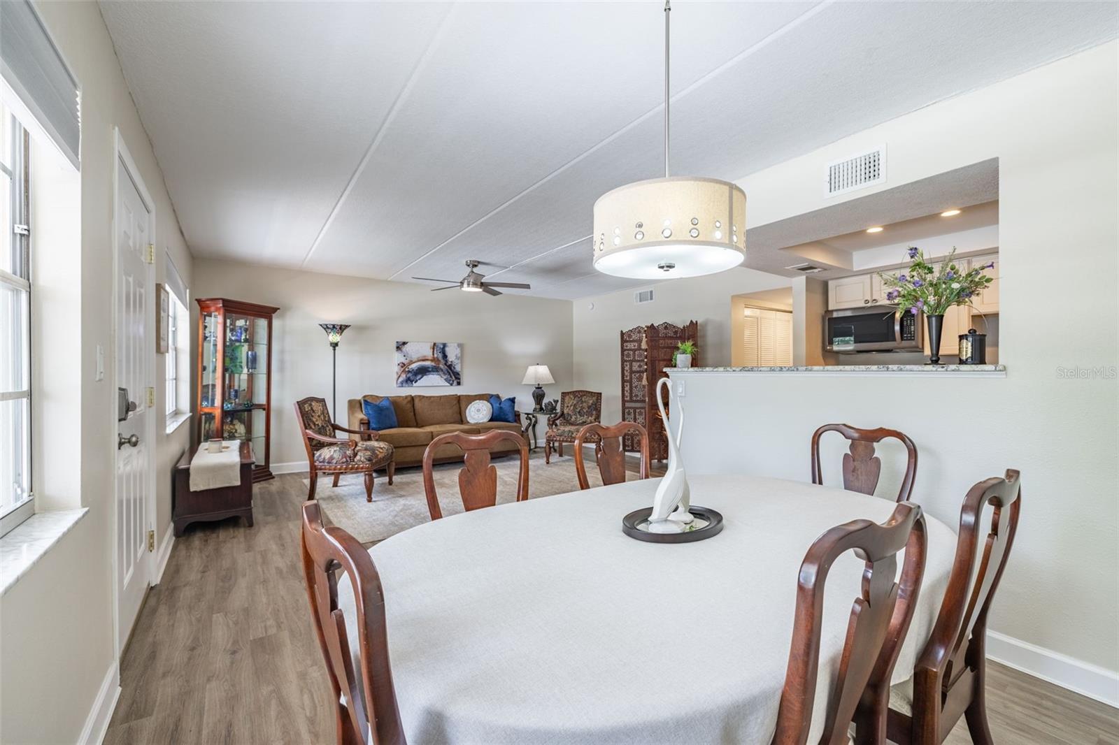 Image 10 of 44 For 920 Virginia Street 207
