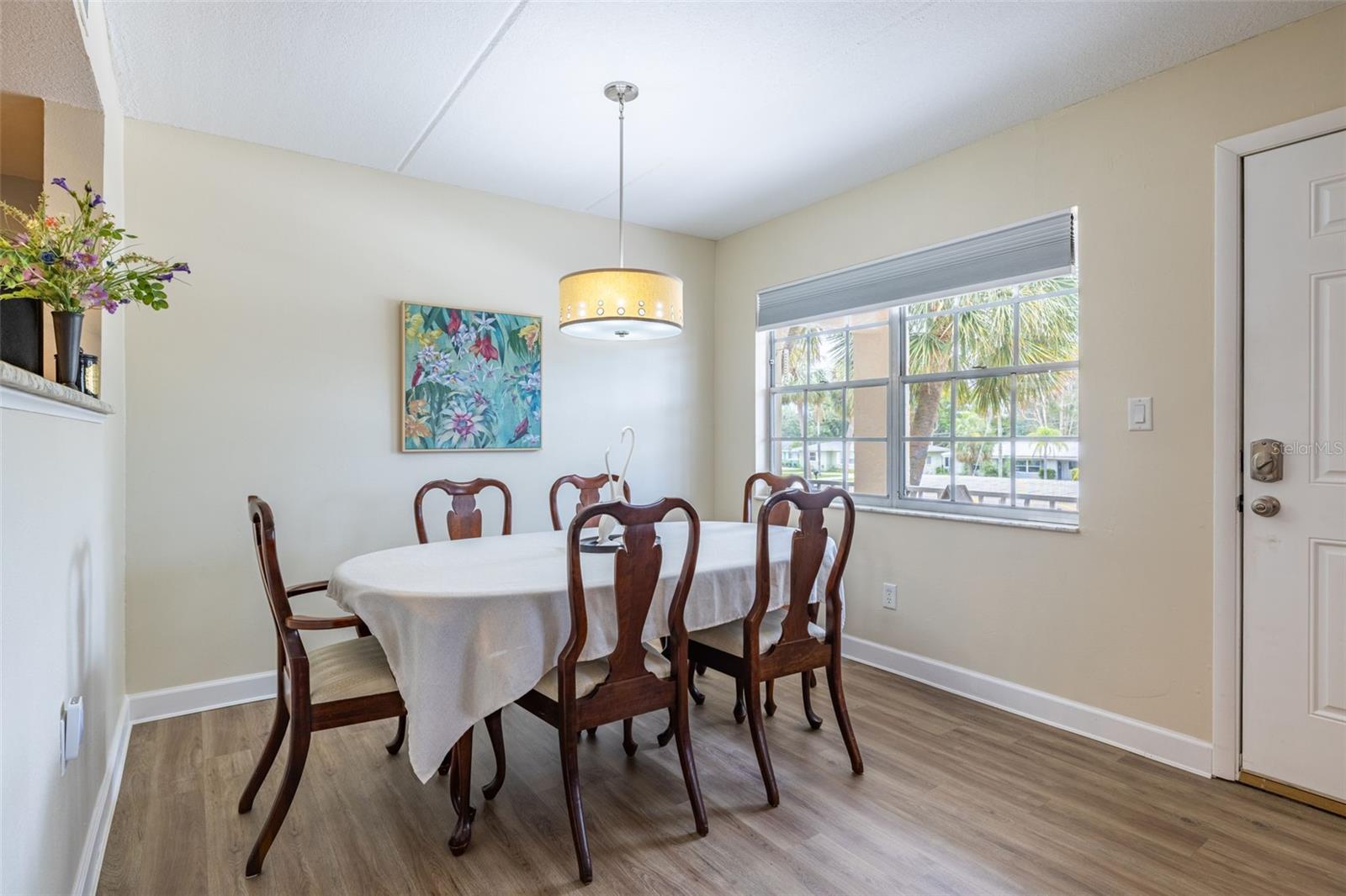 Image 8 of 44 For 920 Virginia Street 207