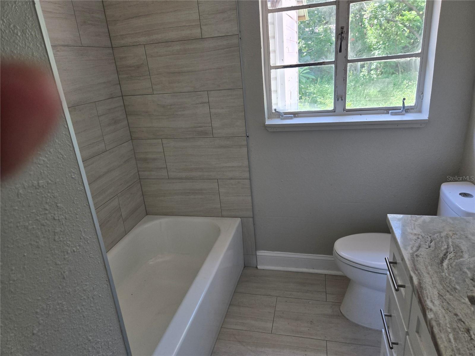 Image 10 of 42 For 804 Linebaugh Avenue