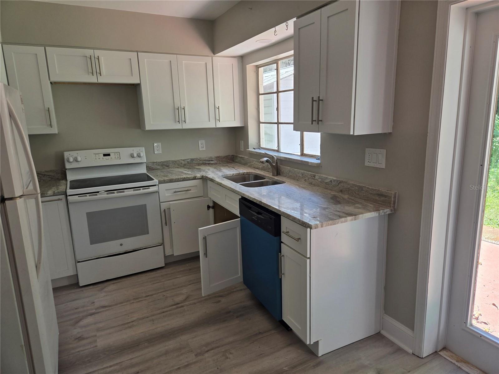 Image 14 of 42 For 804 Linebaugh Avenue