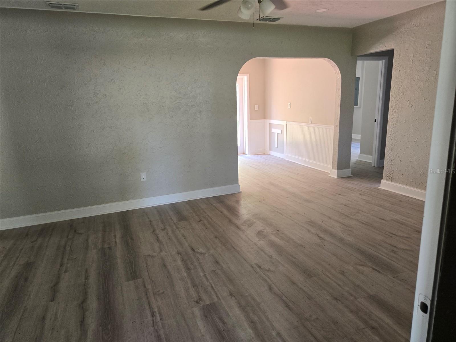 Image 4 of 42 For 804 Linebaugh Avenue