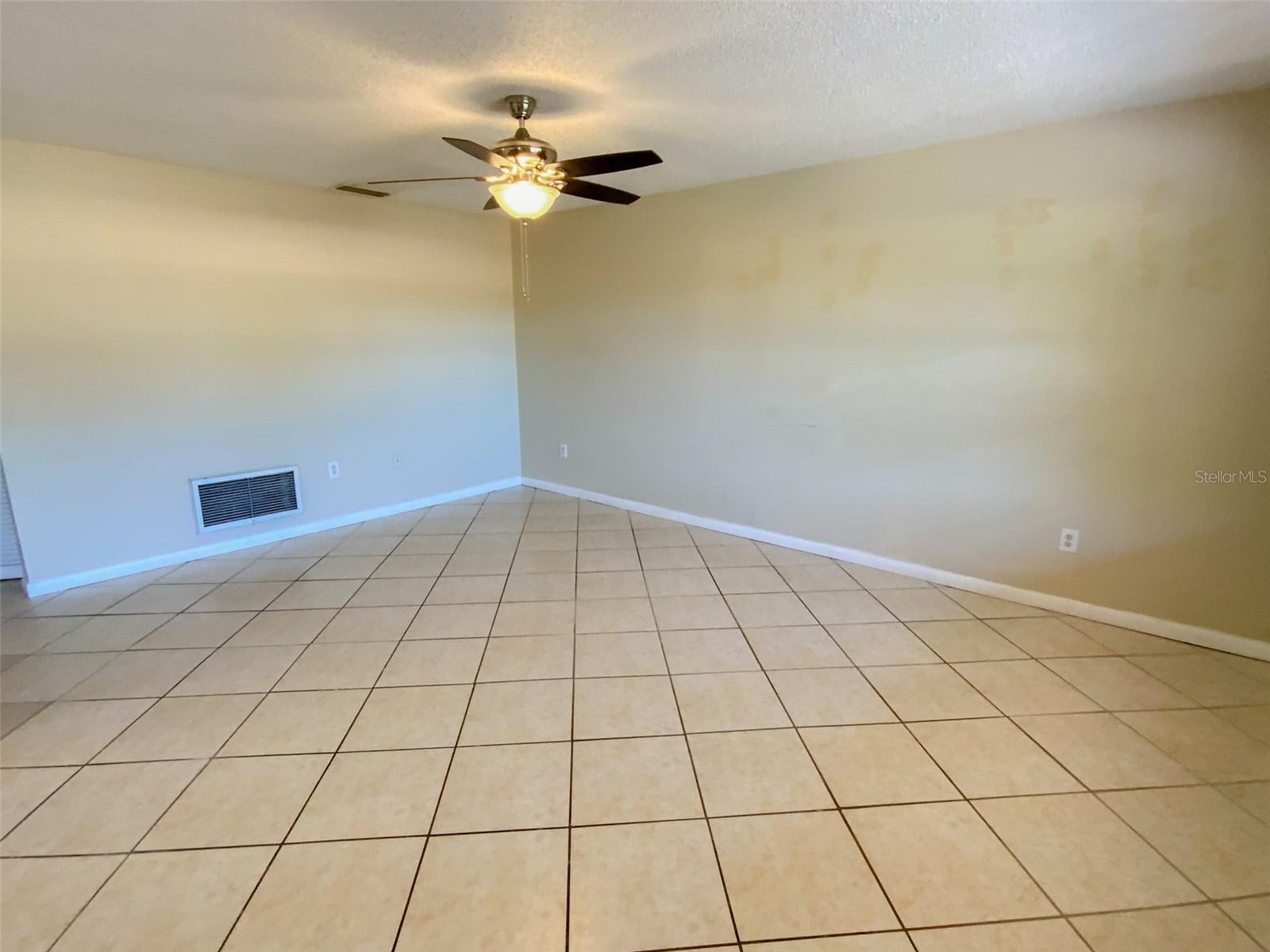 Image 11 of 27 For 13250 Ridge Road 3b5