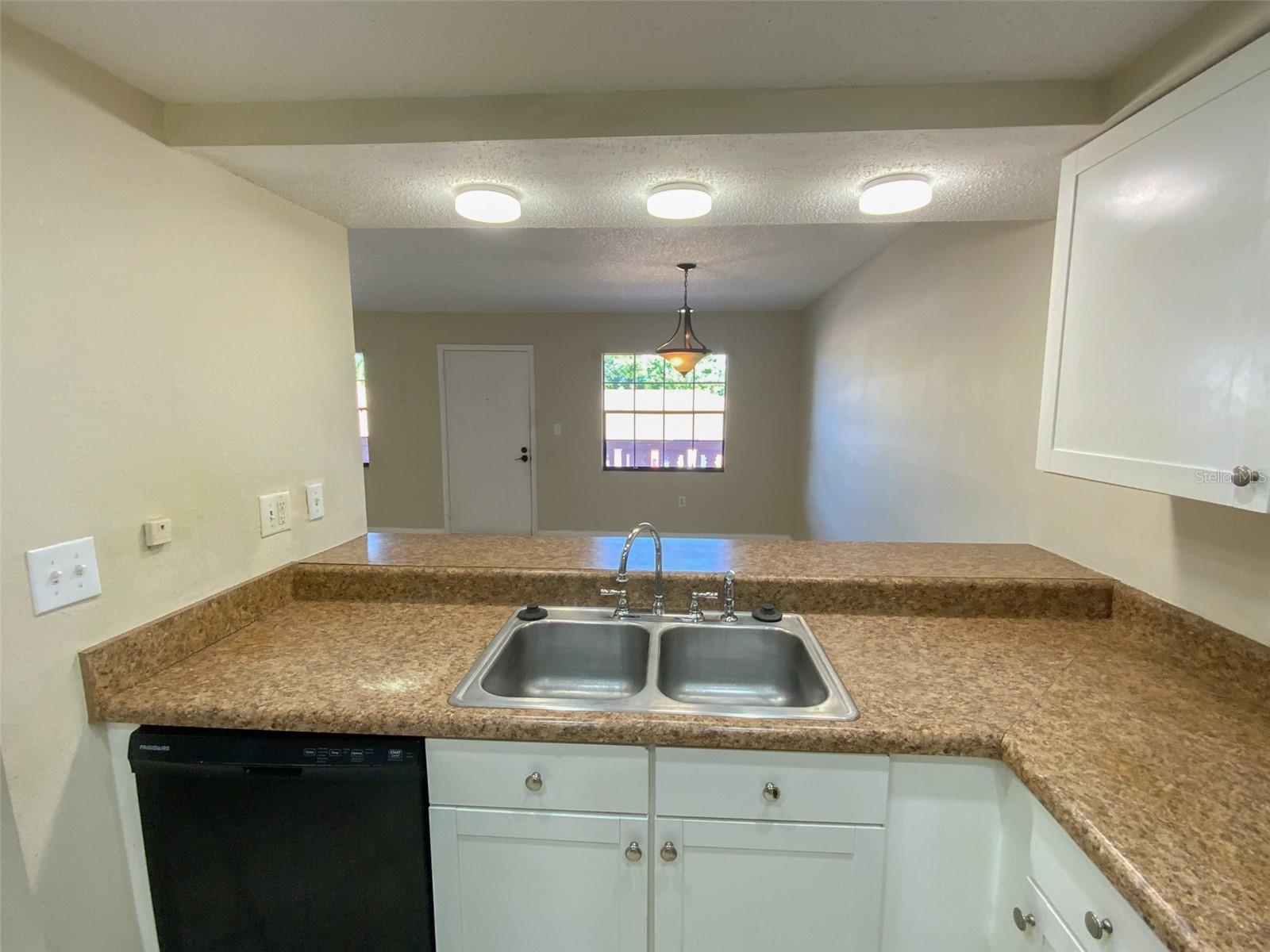 Image 4 of 27 For 13250 Ridge Road 3b5
