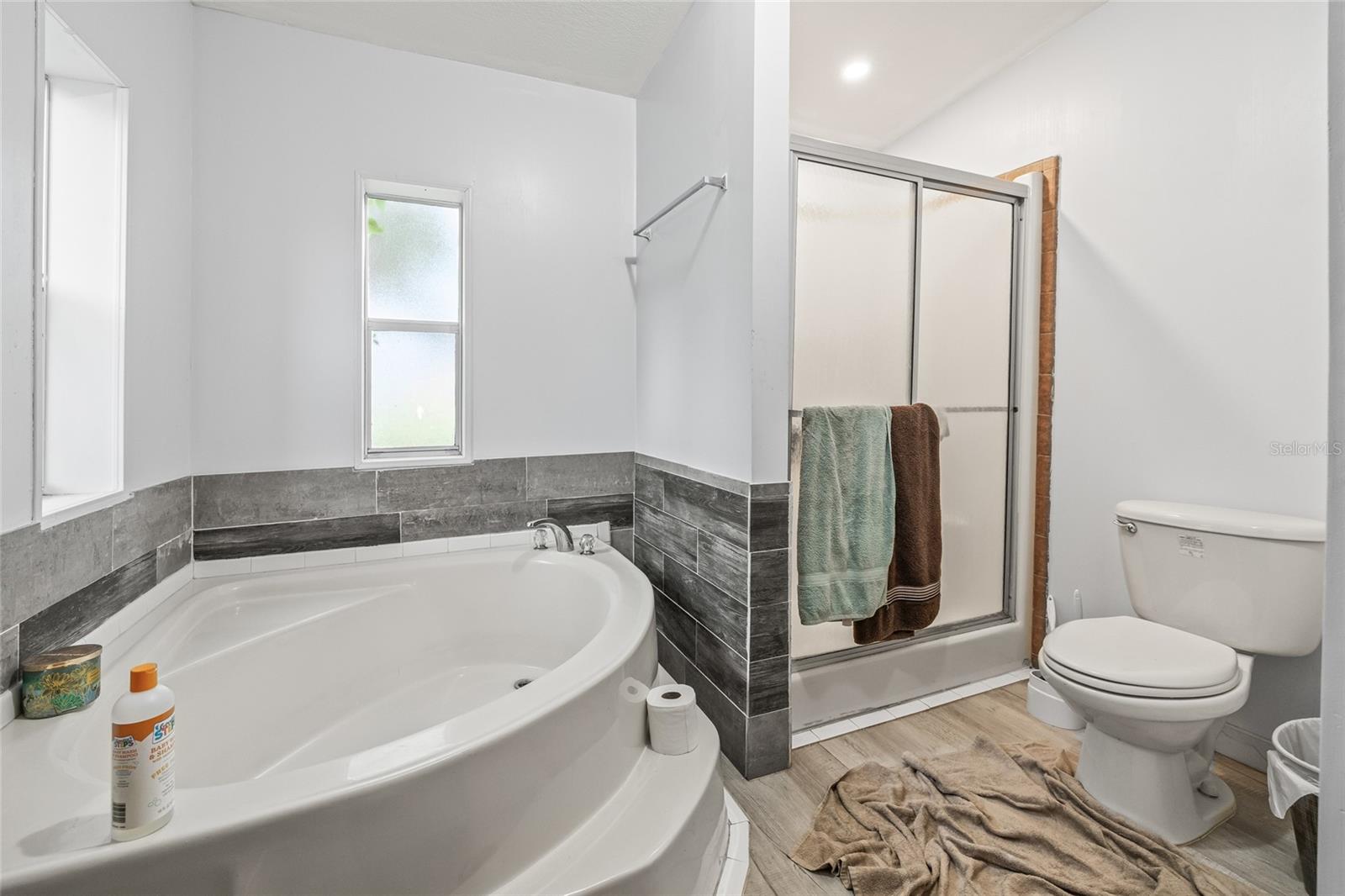 Image 16 of 25 For 1003 Brinwood Drive