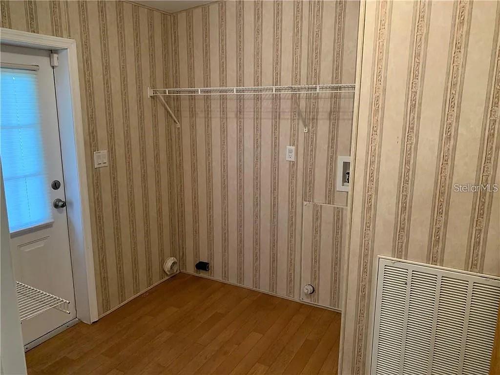 Image 23 of 25 For 1003 Brinwood Drive