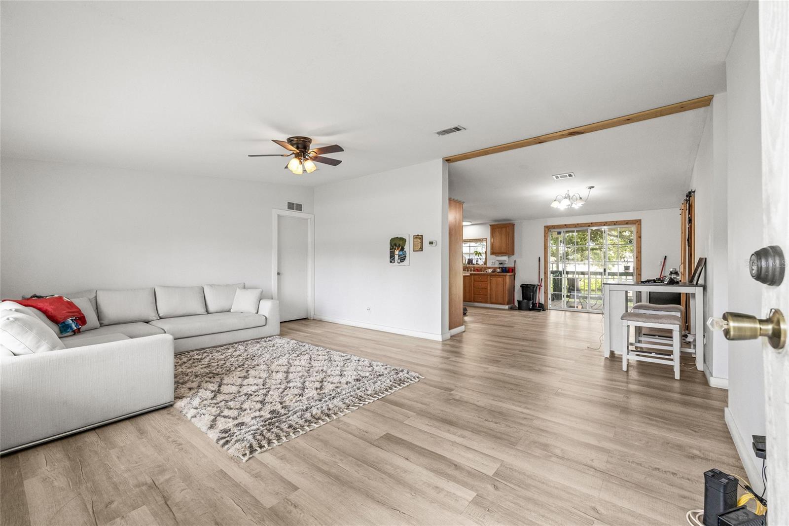 Image 5 of 25 For 1003 Brinwood Drive