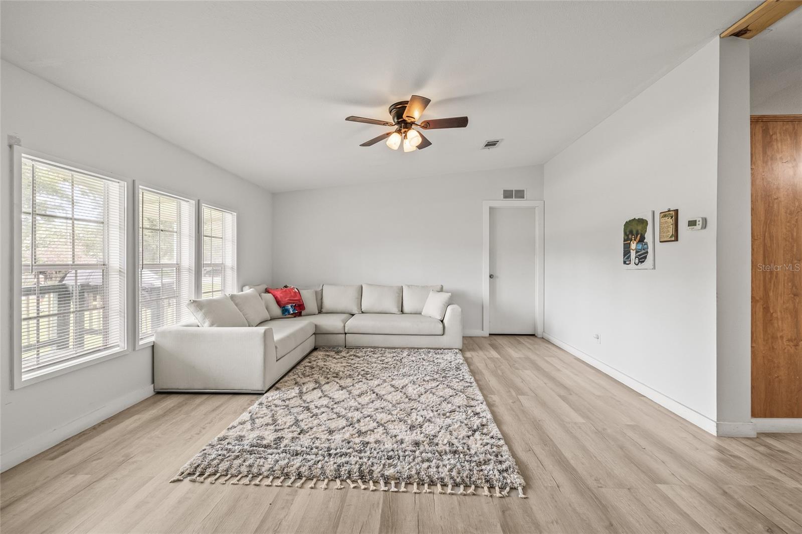 Image 6 of 25 For 1003 Brinwood Drive