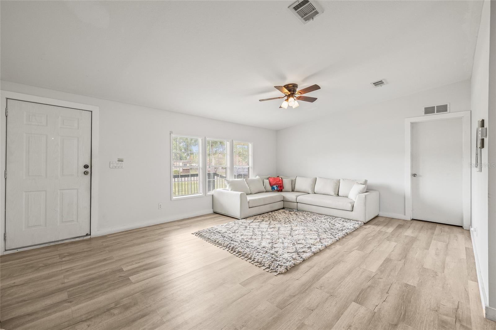 Image 7 of 25 For 1003 Brinwood Drive