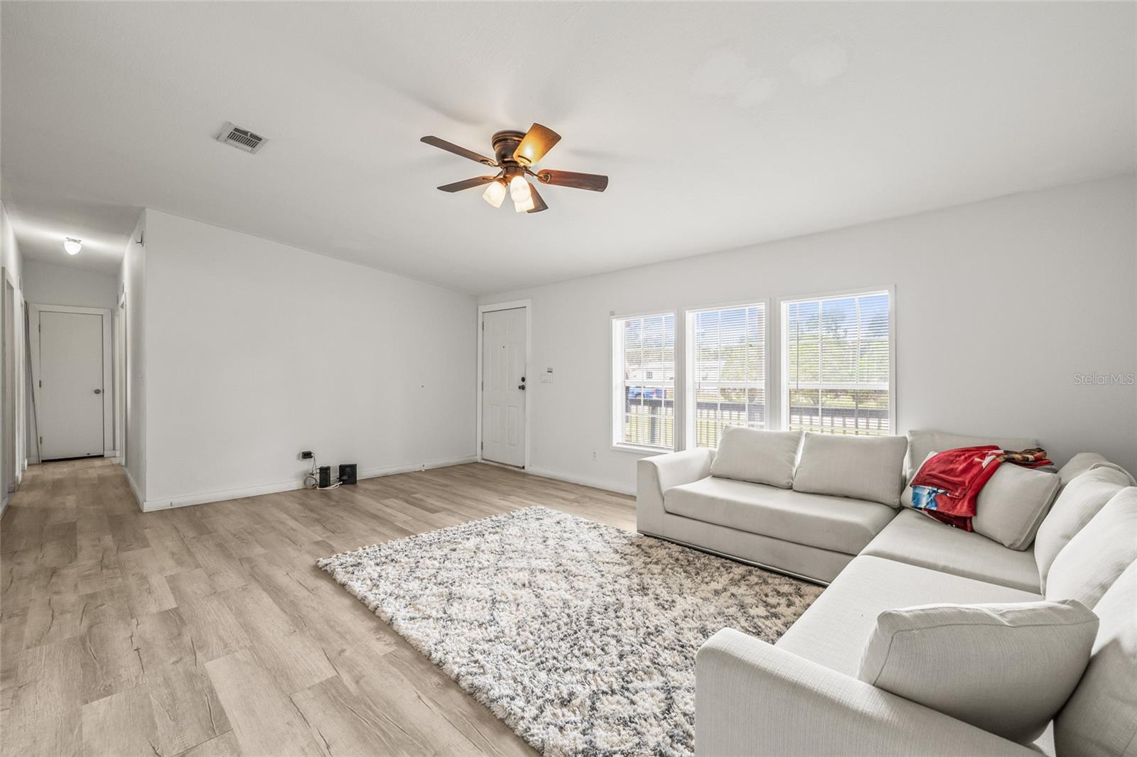 Image 8 of 25 For 1003 Brinwood Drive