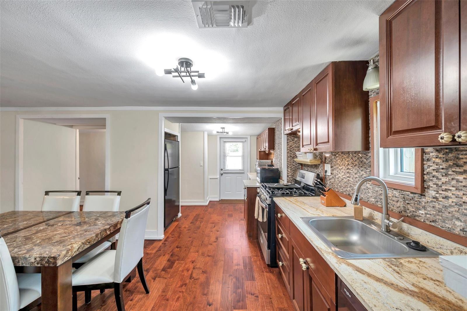 Image 14 of 47 For 1111 32nd Street N