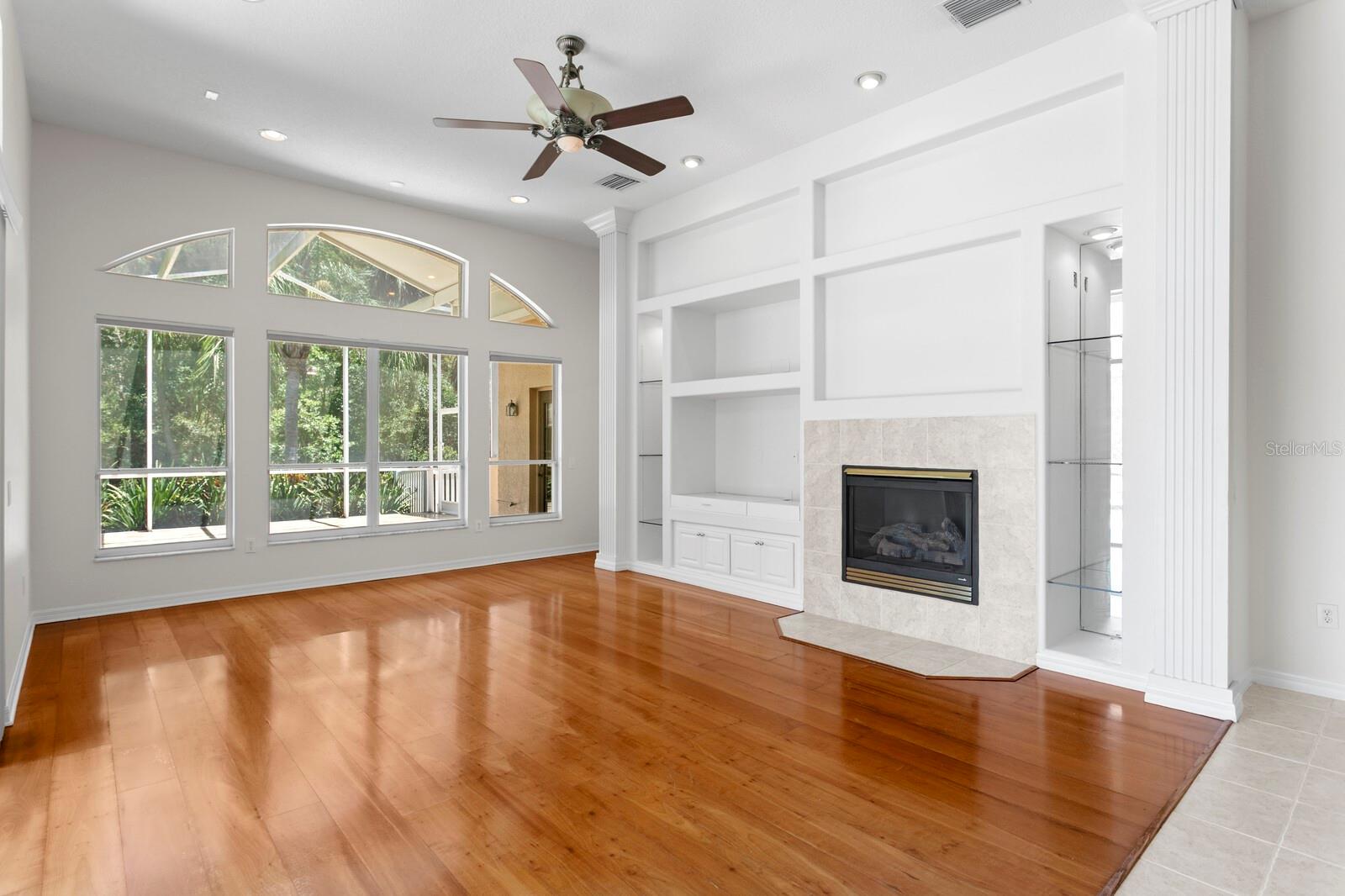 Image 21 of 87 For 4614 Mirabella Place