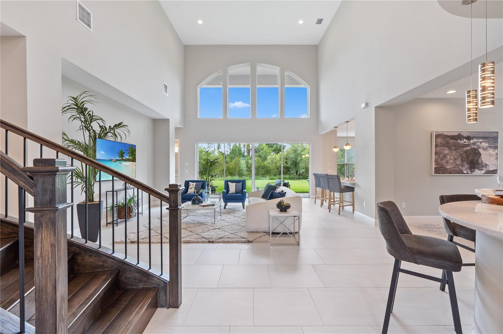 Listing photo id 10 for 2321 Hollow Forest Court