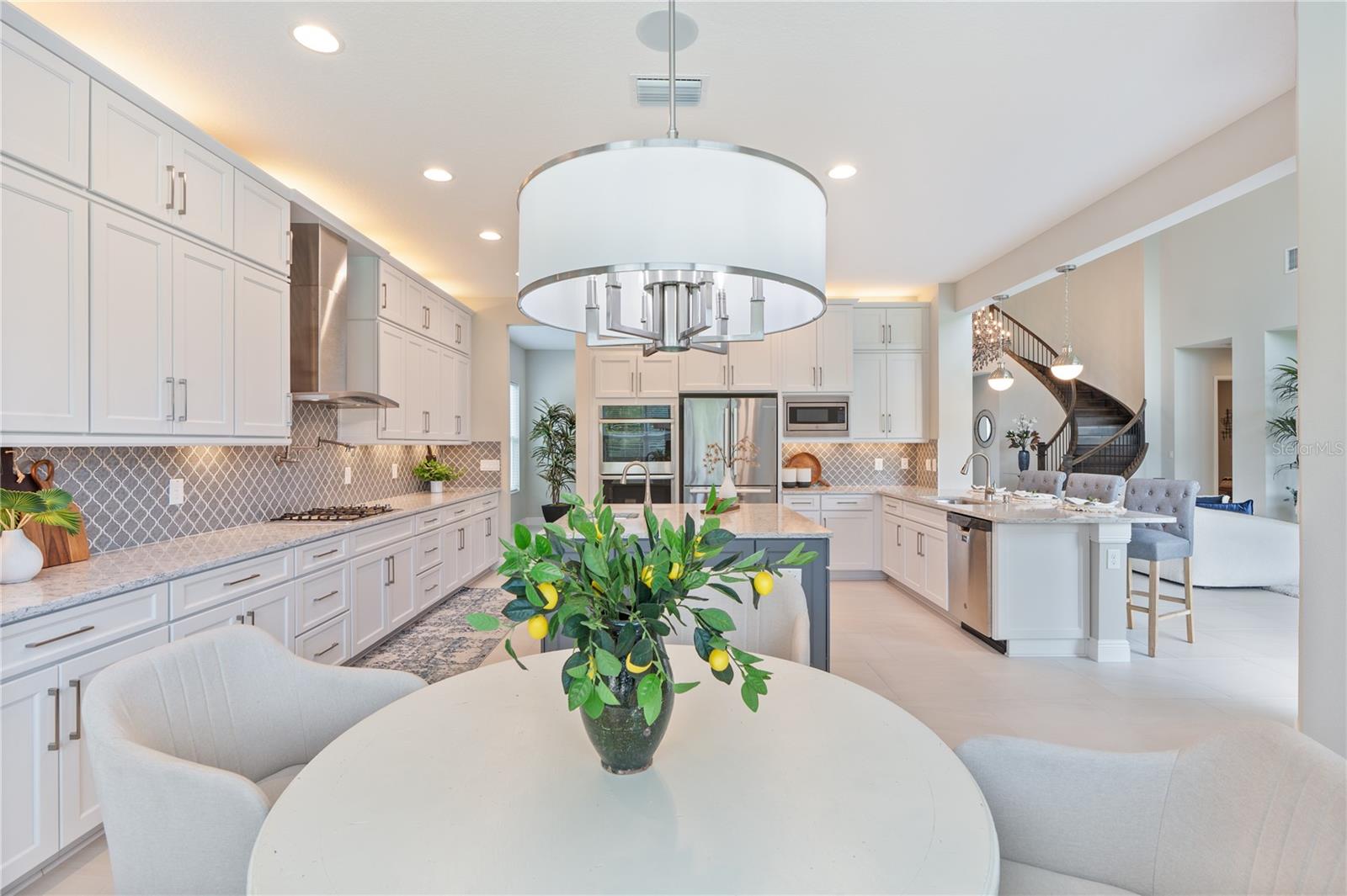 Listing photo id 12 for 2321 Hollow Forest Court