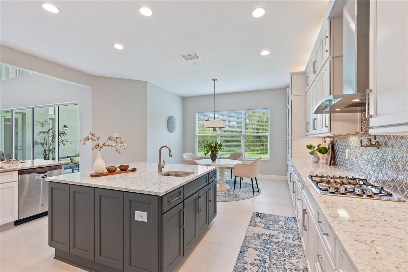 Listing photo id 21 for 2321 Hollow Forest Court