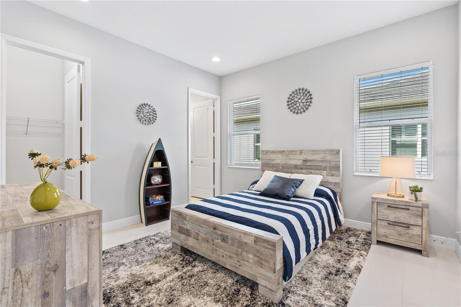 Listing photo id 48 for 2321 Hollow Forest Court
