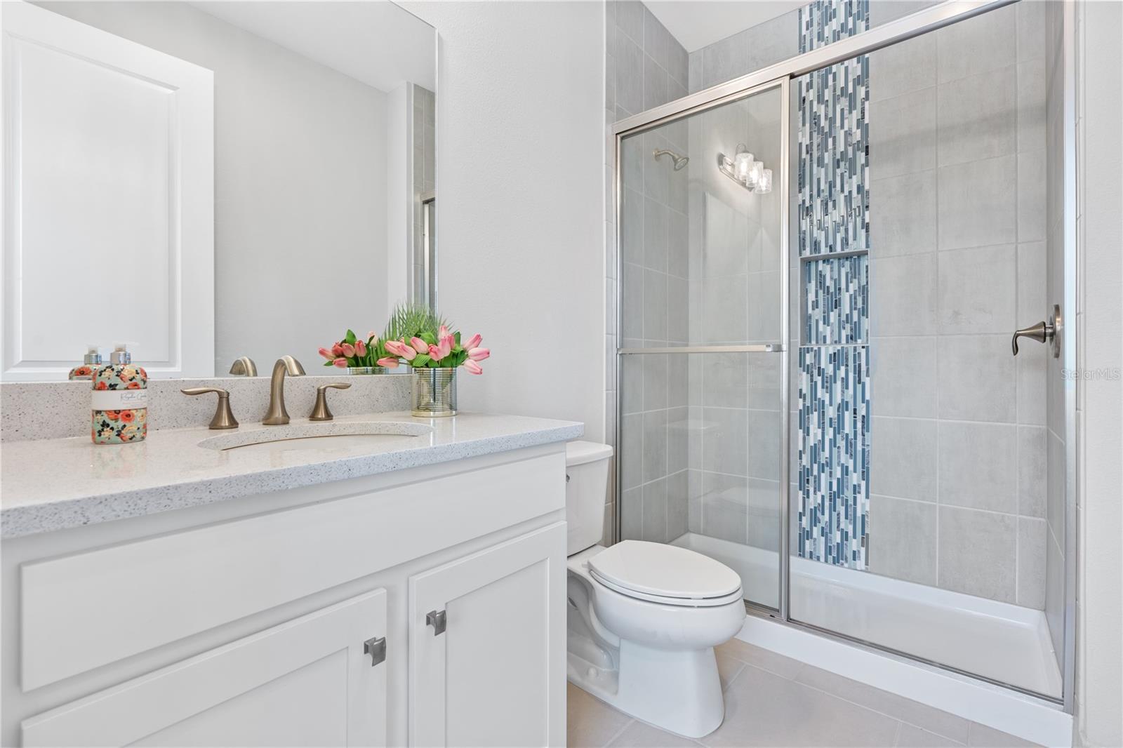 Listing photo id 63 for 2321 Hollow Forest Court