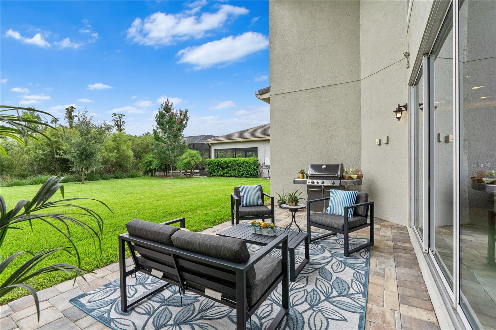 Listing photo id 76 for 2321 Hollow Forest Court