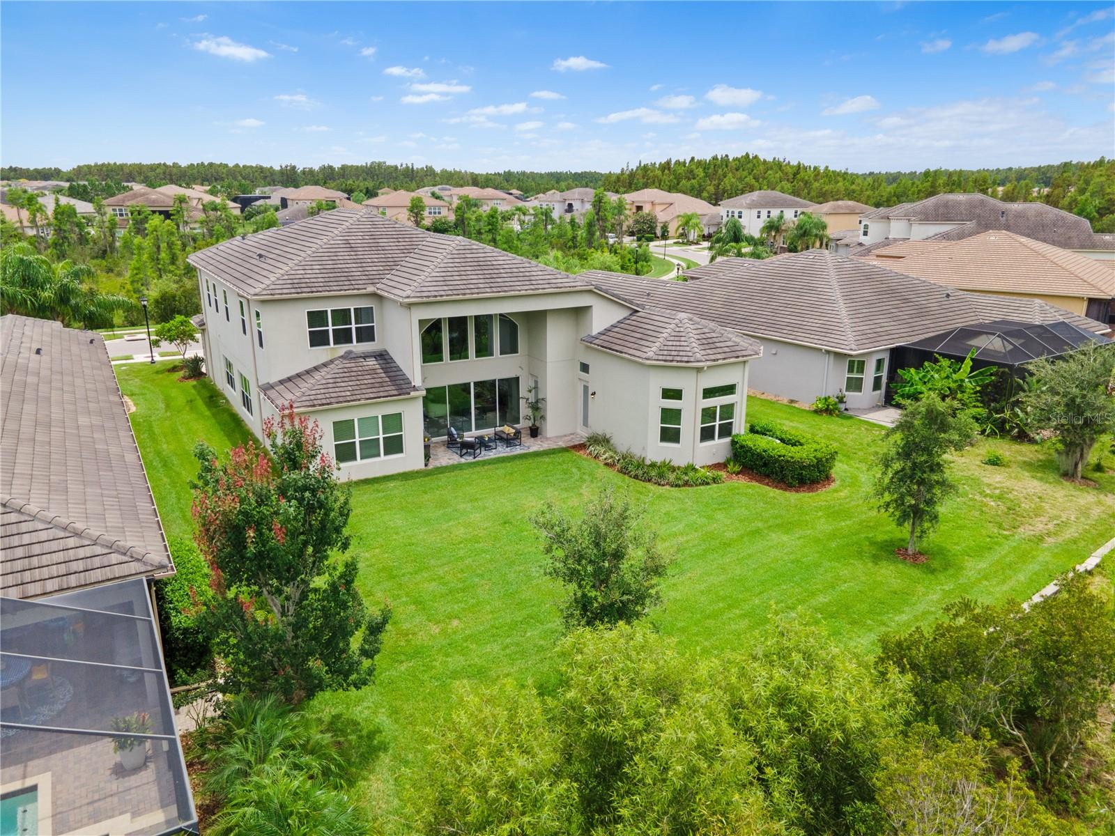Listing photo id 85 for 2321 Hollow Forest Court