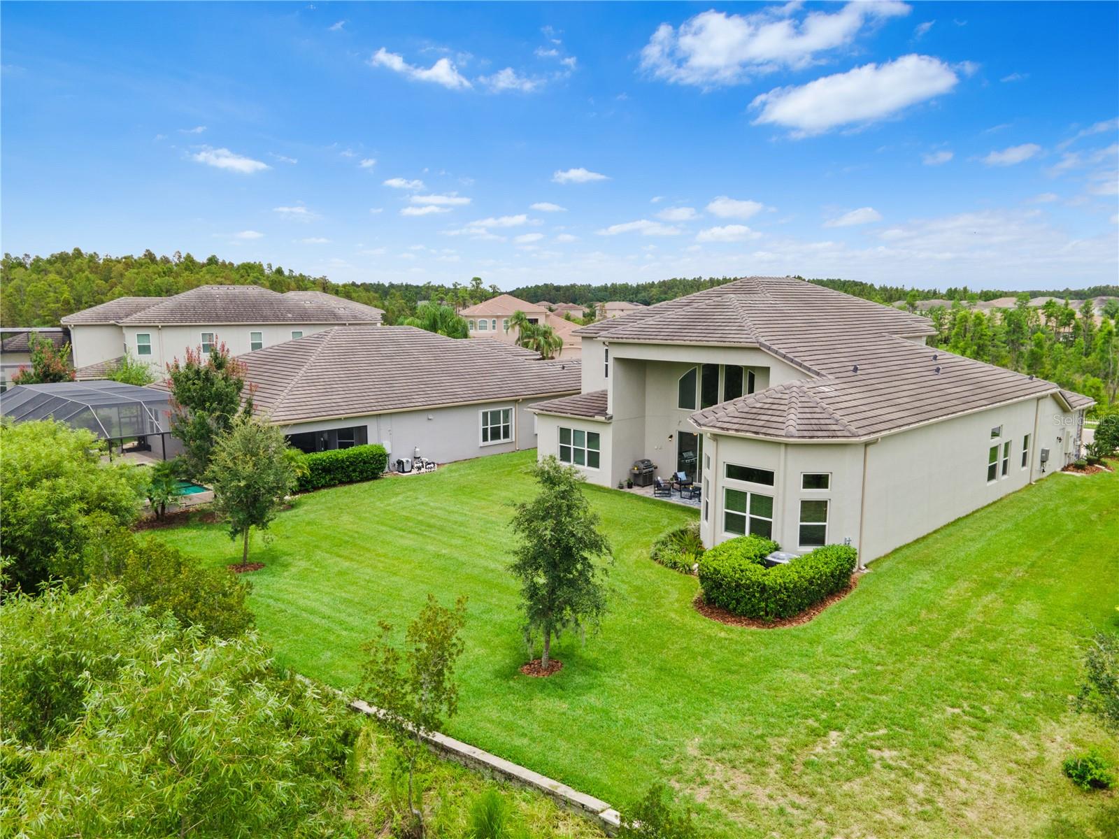 Listing photo id 86 for 2321 Hollow Forest Court