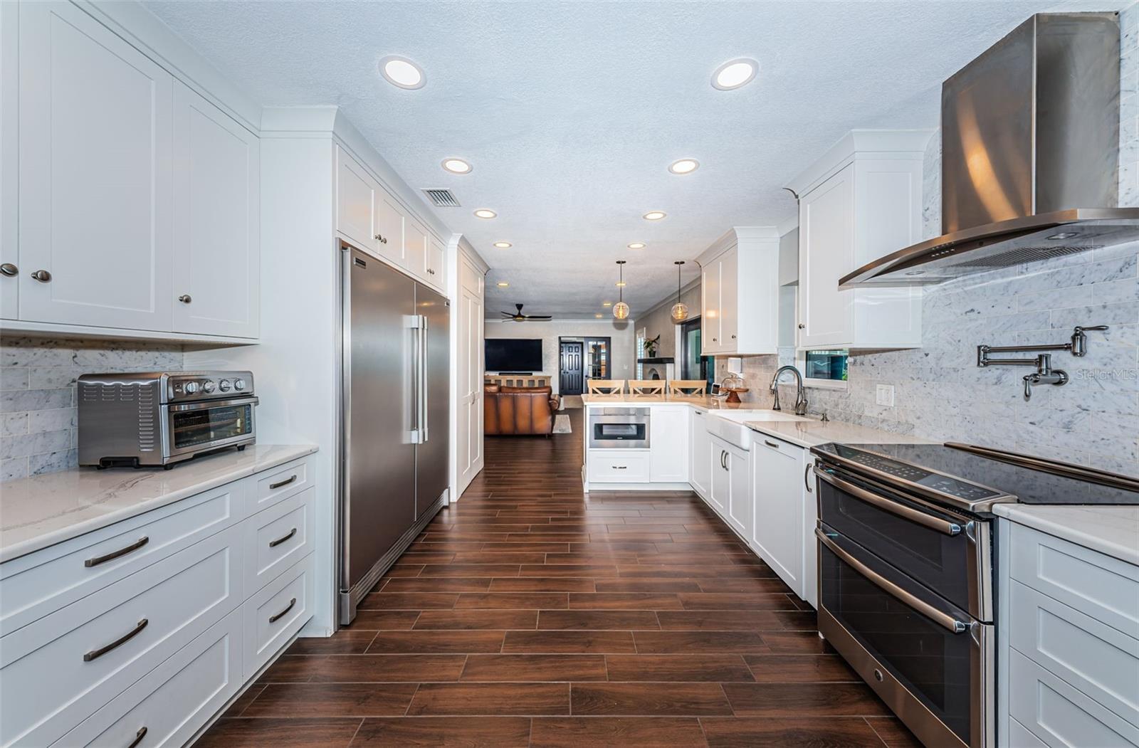Listing photo id 8 for 10866 Harborside Drive