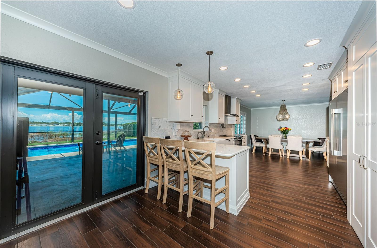 Listing photo id 11 for 10866 Harborside Drive