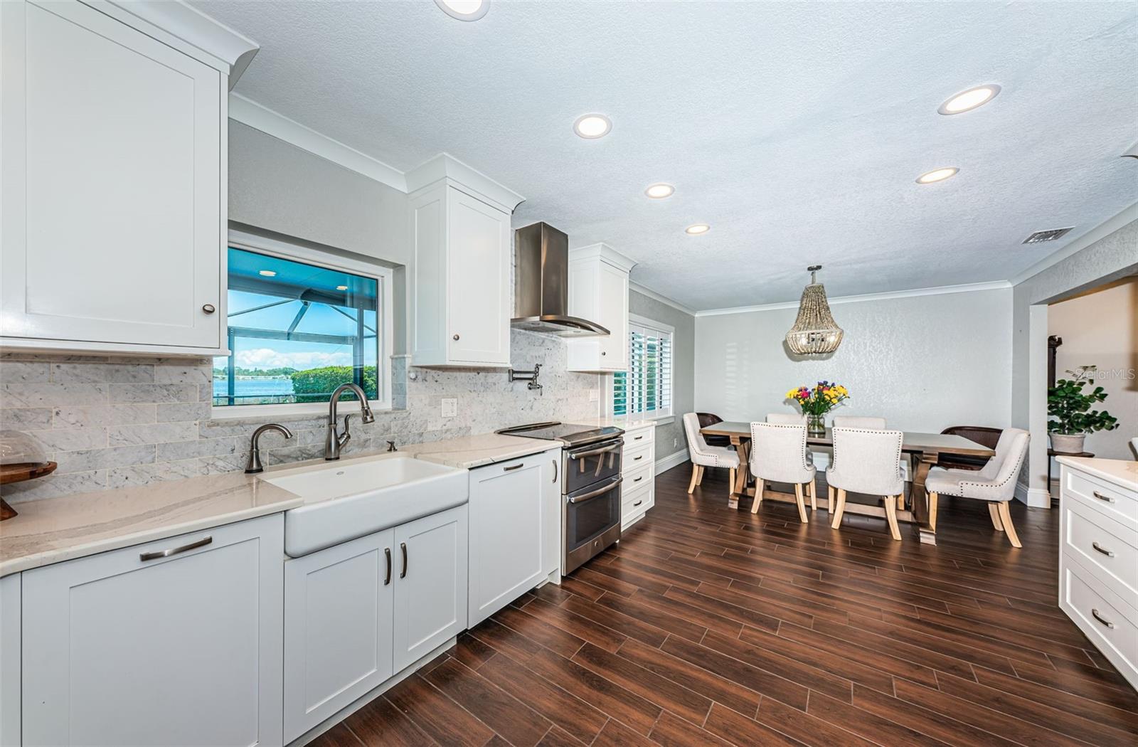 Listing photo id 12 for 10866 Harborside Drive