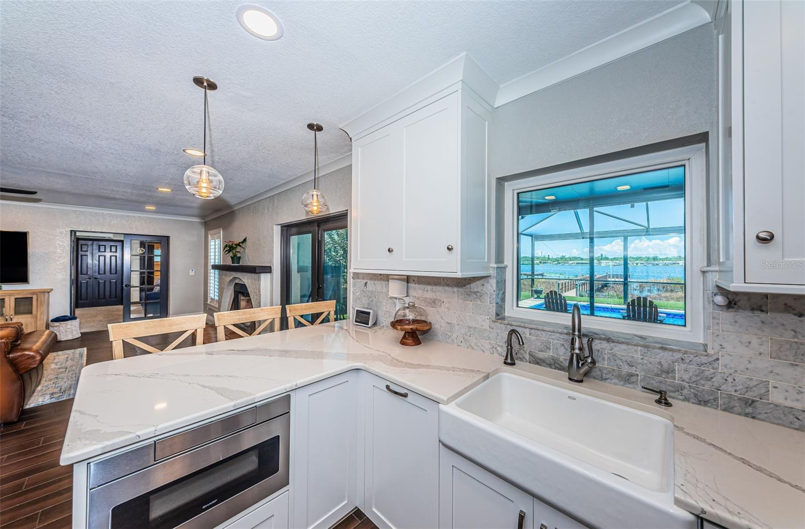 Listing photo id 13 for 10866 Harborside Drive