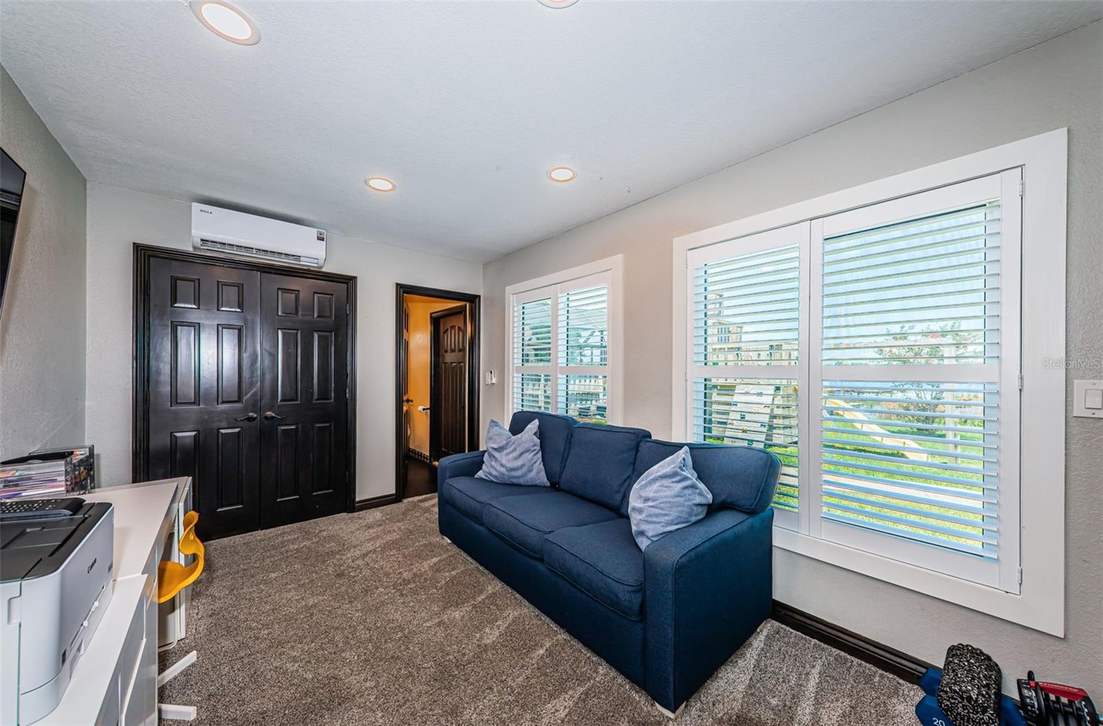Listing photo id 19 for 10866 Harborside Drive