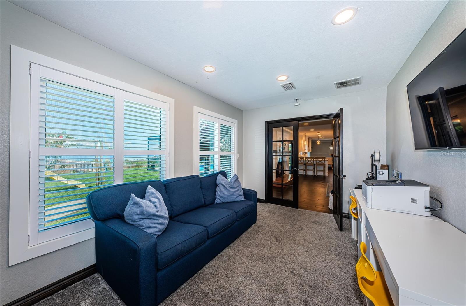 Listing photo id 20 for 10866 Harborside Drive