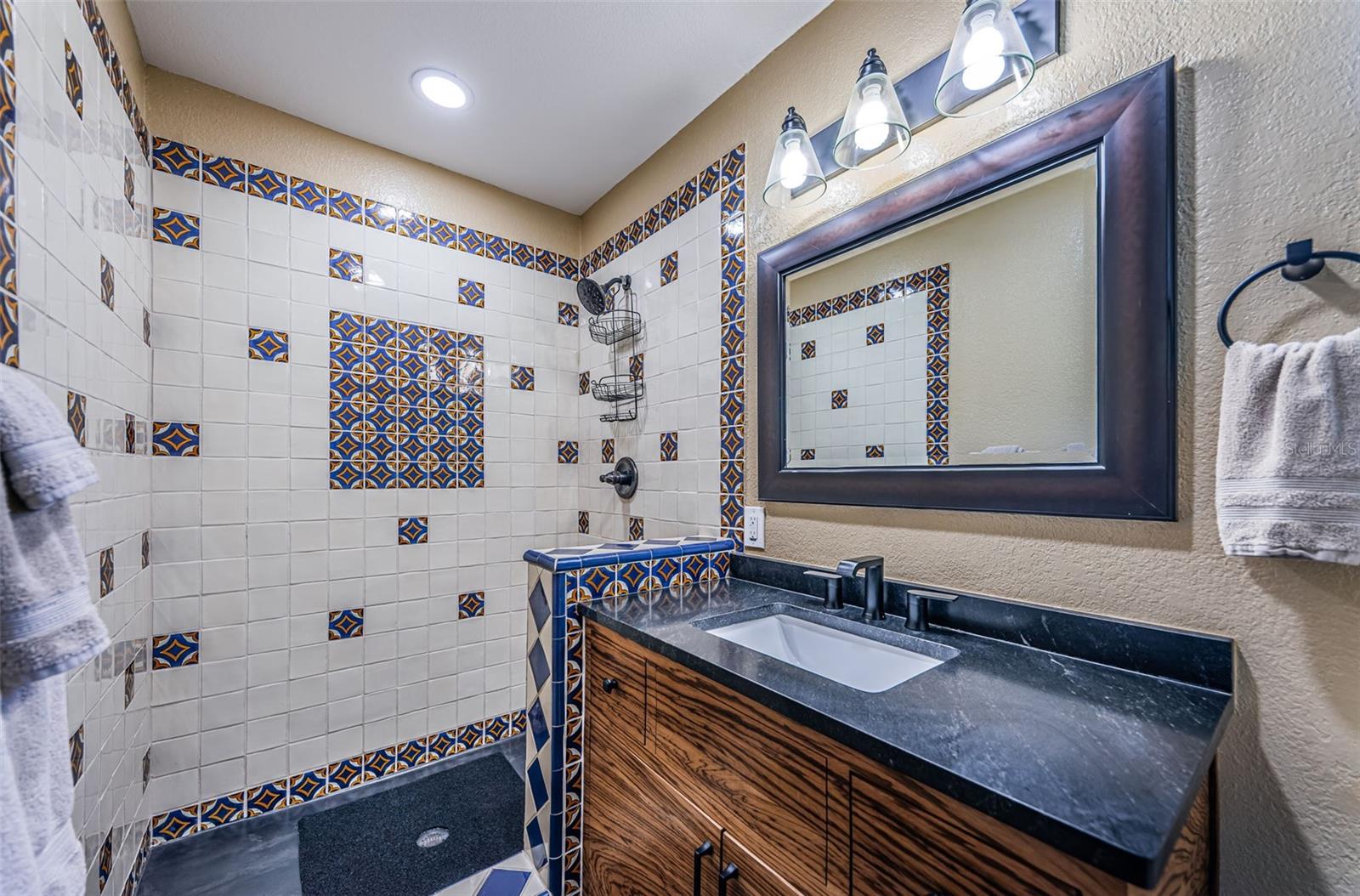 Listing photo id 21 for 10866 Harborside Drive