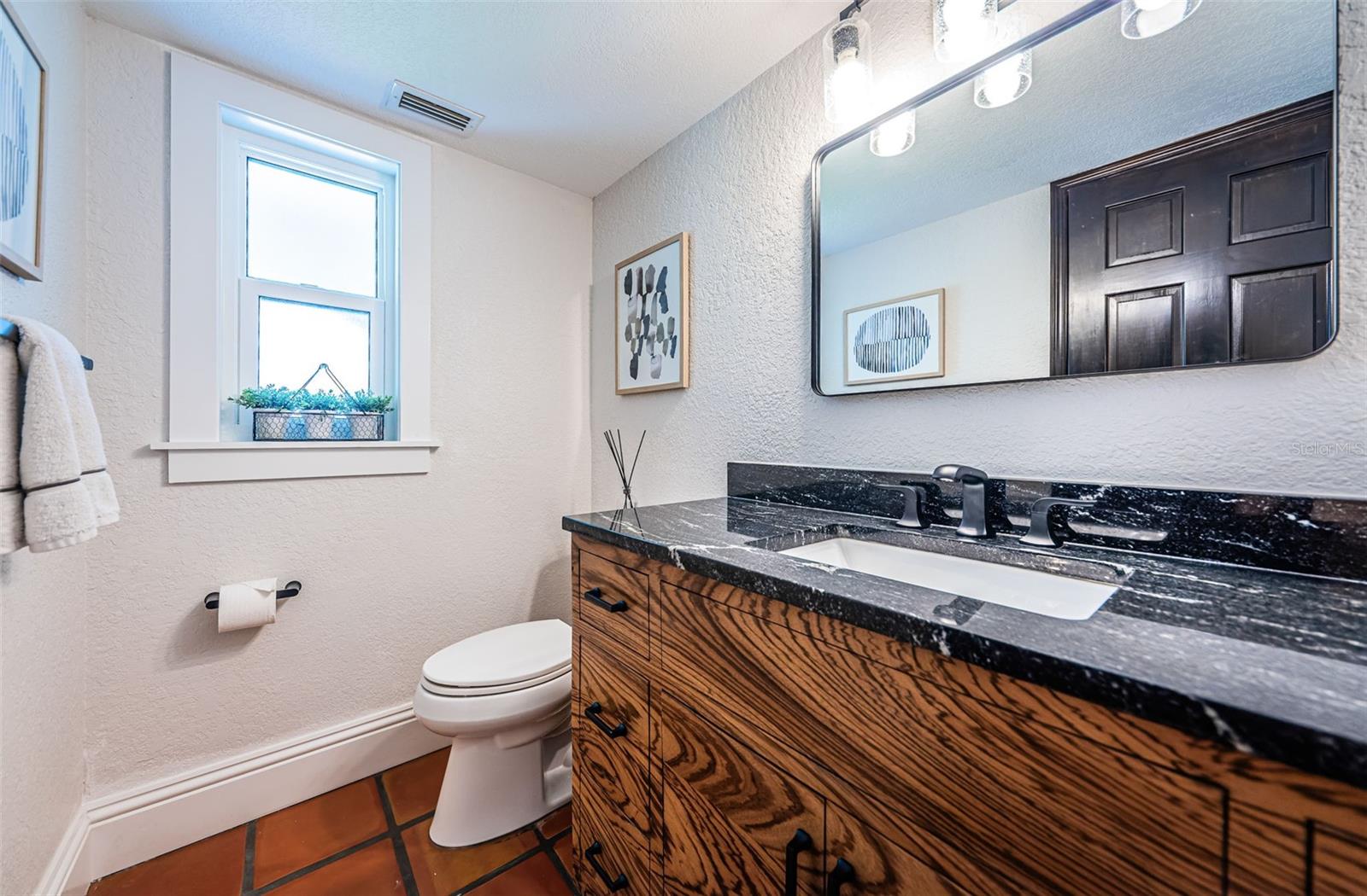 Listing photo id 22 for 10866 Harborside Drive
