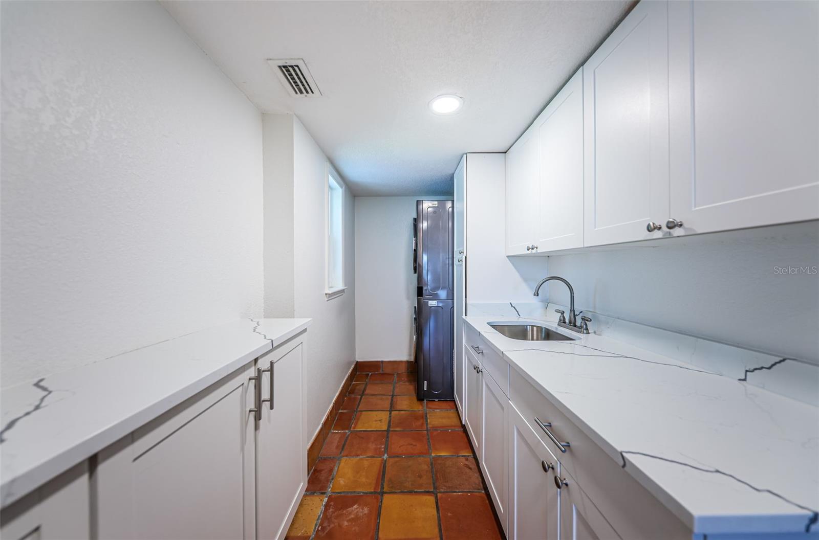 Listing photo id 23 for 10866 Harborside Drive