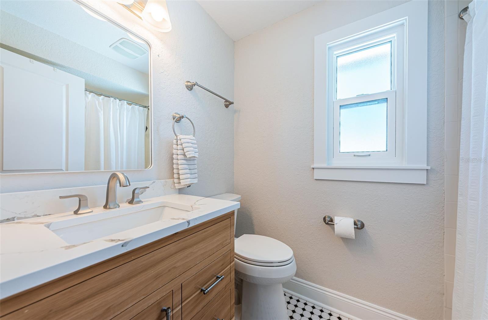 Listing photo id 32 for 10866 Harborside Drive