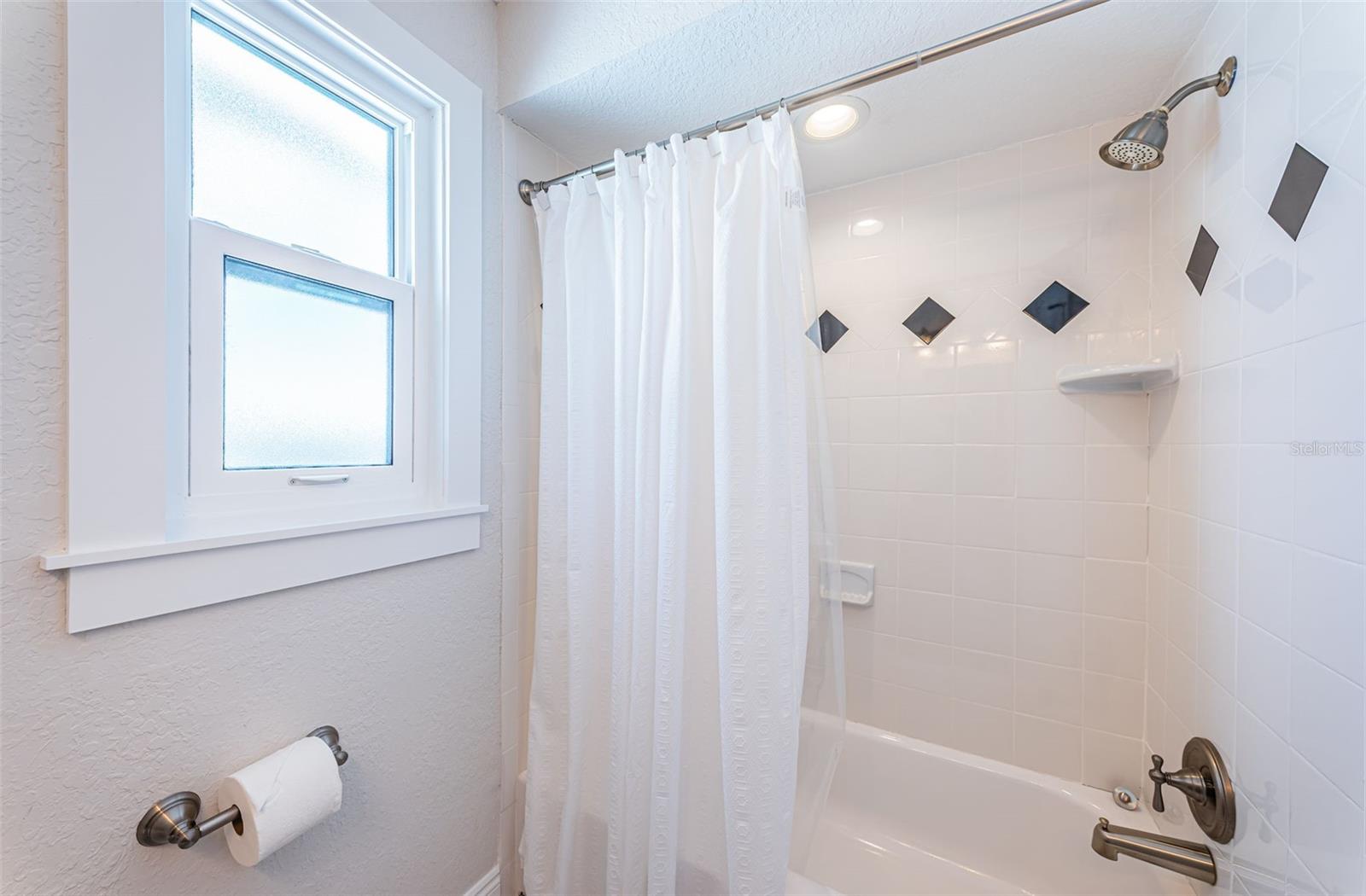 Listing photo id 33 for 10866 Harborside Drive