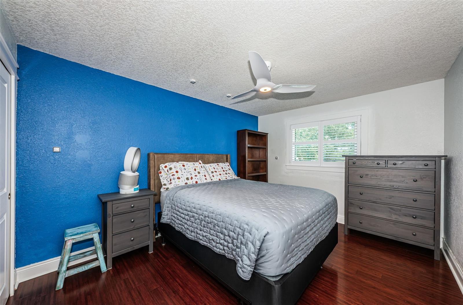Listing photo id 35 for 10866 Harborside Drive