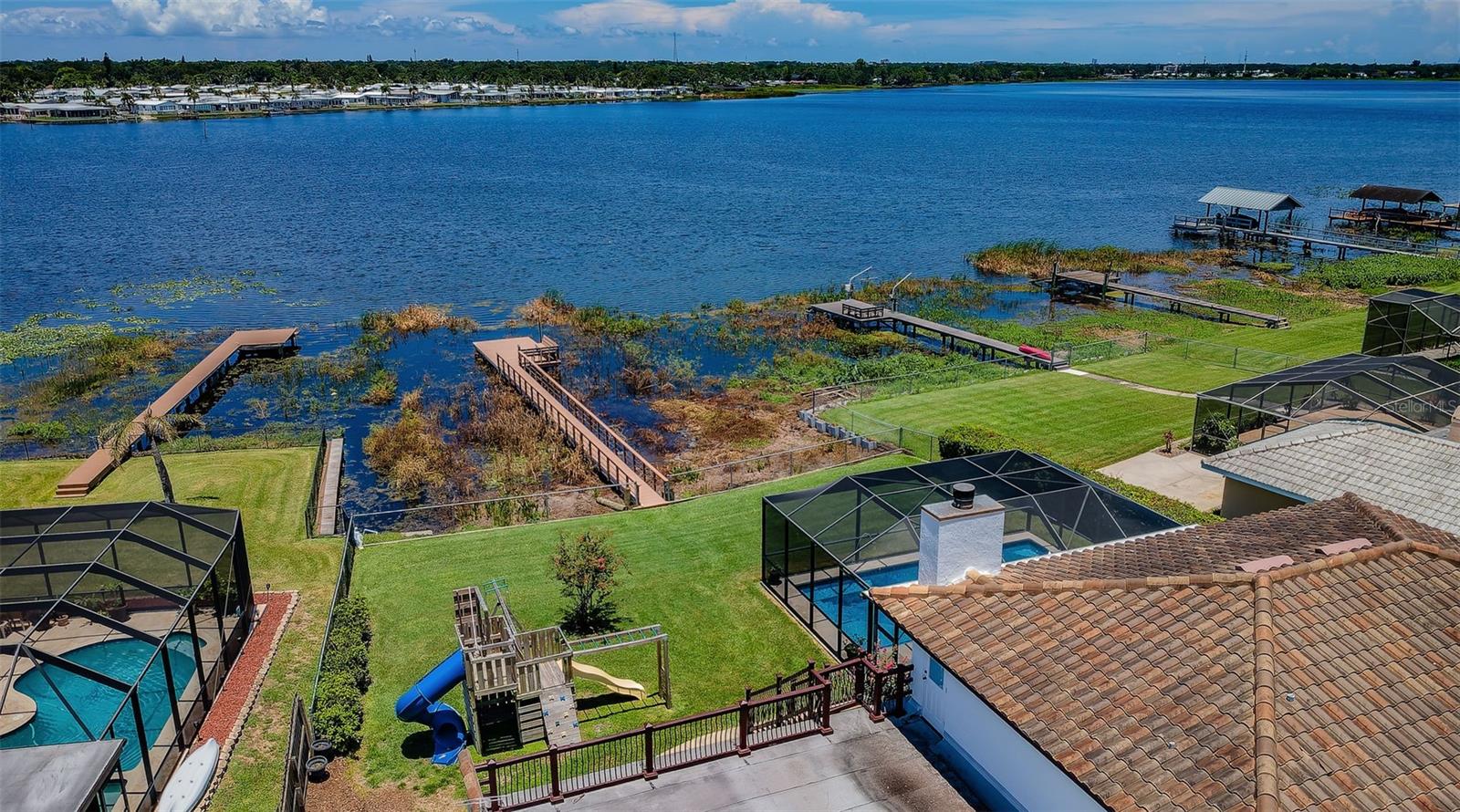 Listing photo id 41 for 10866 Harborside Drive
