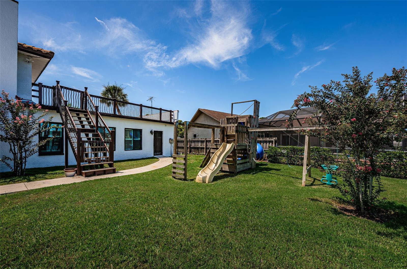 Listing photo id 47 for 10866 Harborside Drive