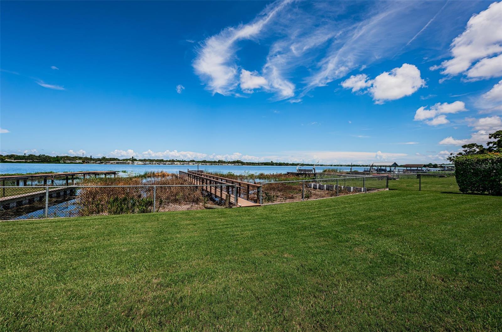 Listing photo id 49 for 10866 Harborside Drive