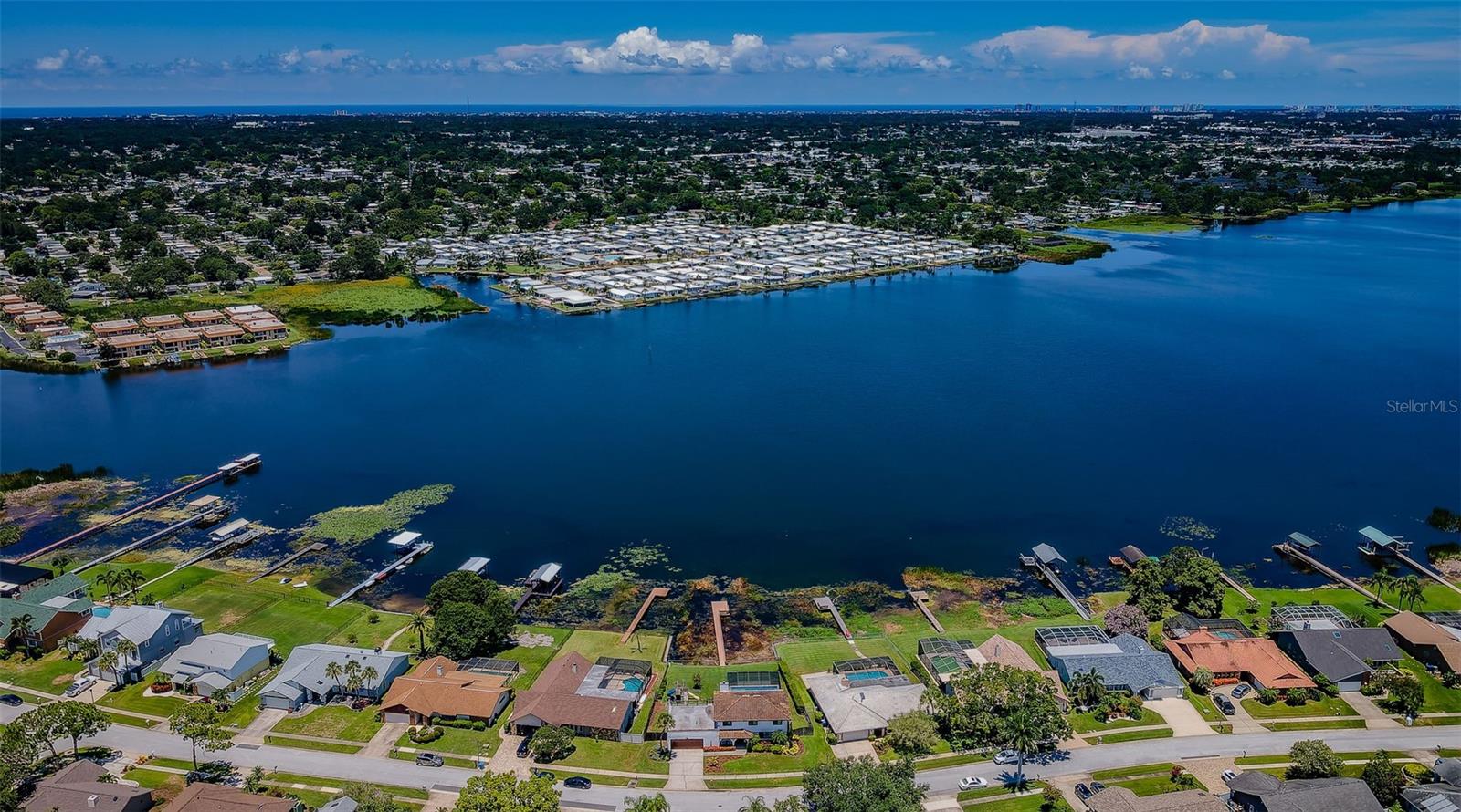 Listing photo id 52 for 10866 Harborside Drive