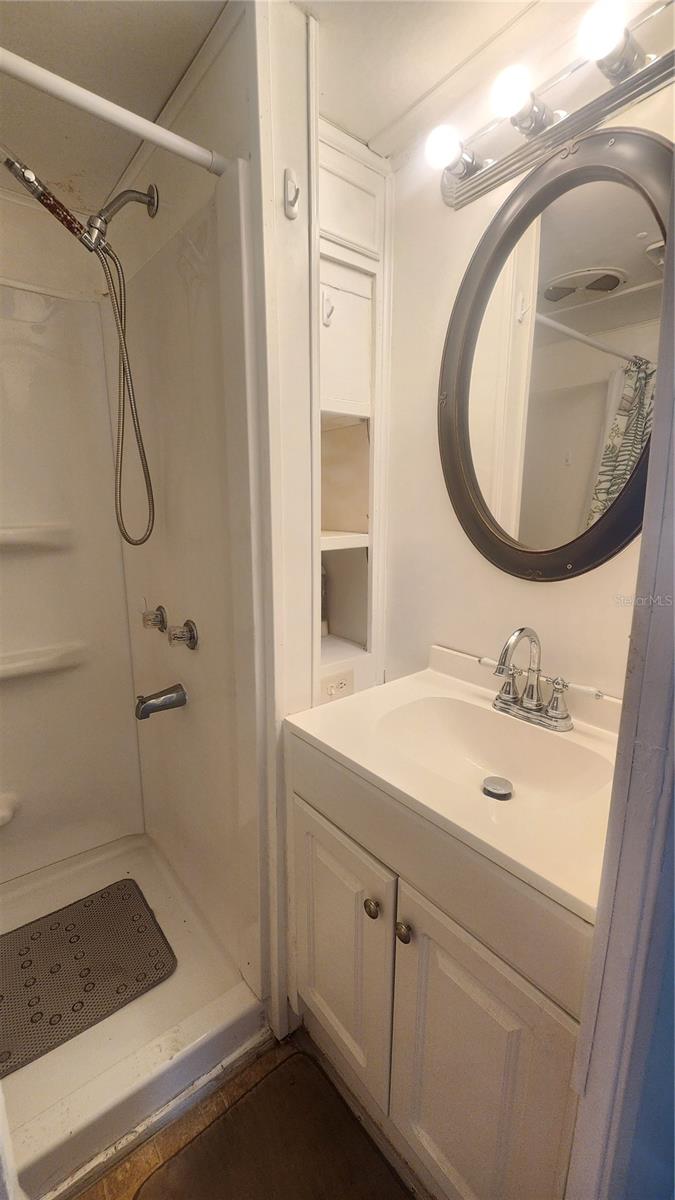 Image 11 of 24 For 12766 Seminole Boulevard 53